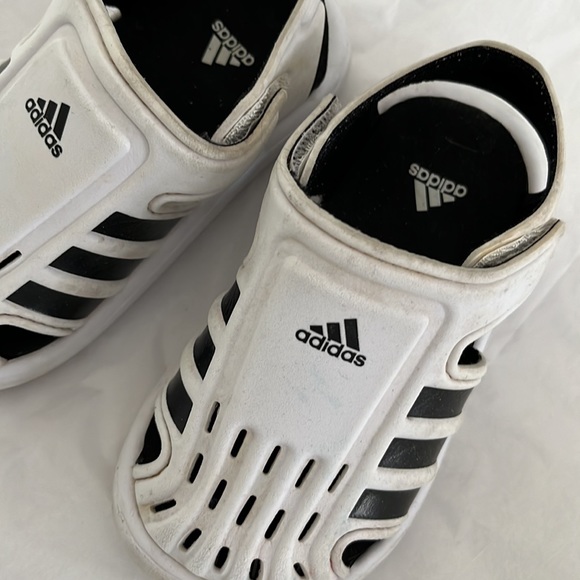 Adidas toddler sandals size 6 - Picture 5 of 8